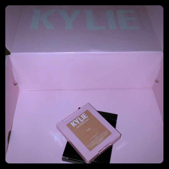 Kylie Bronzer - Khaki - Picture 4 of 5